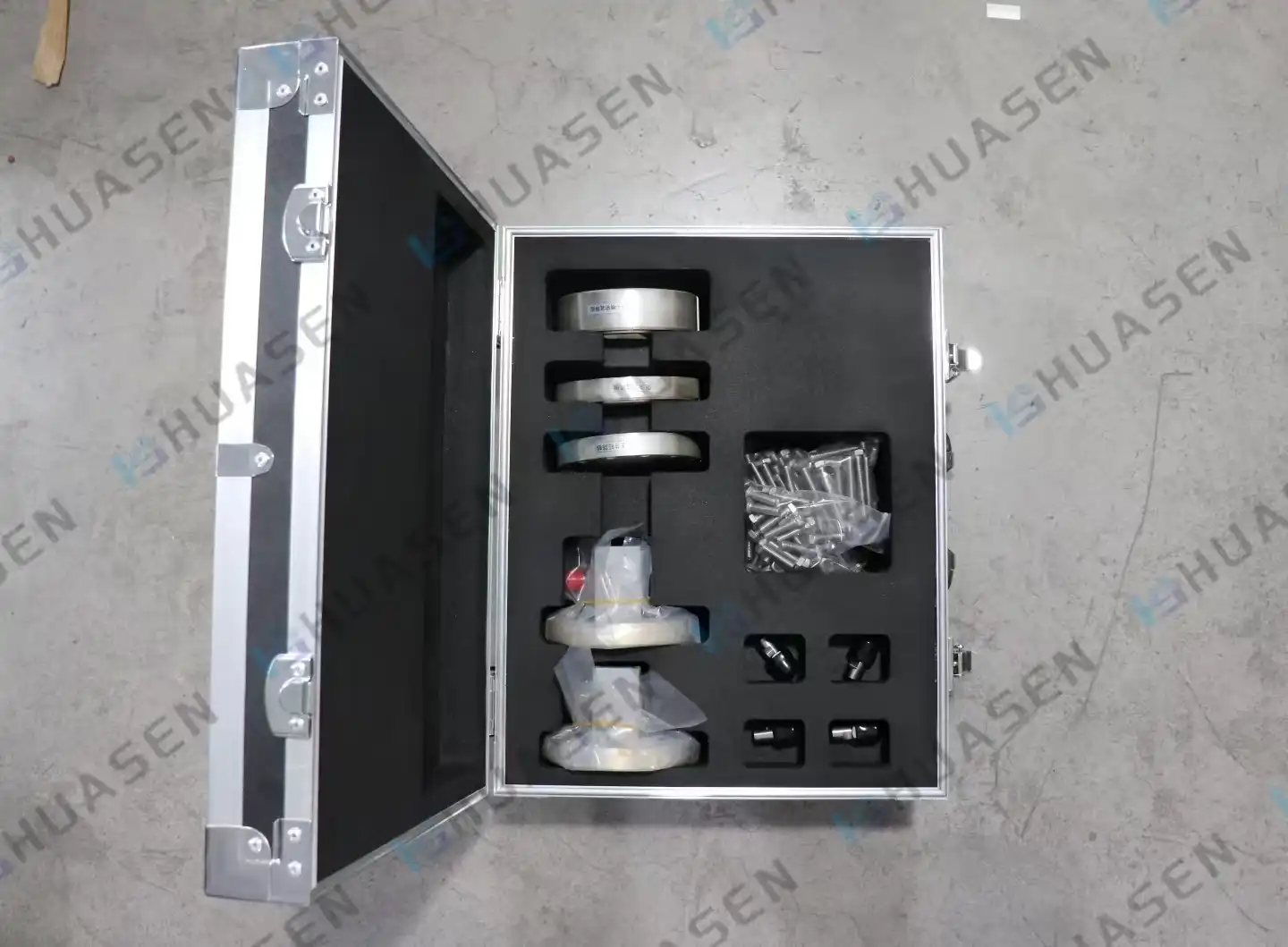 Waveguide Calibration Kit Solutions for Anechoic Chamber Testing Waveguide Calibration Kit Solutions for Anechoic Chamber Testing